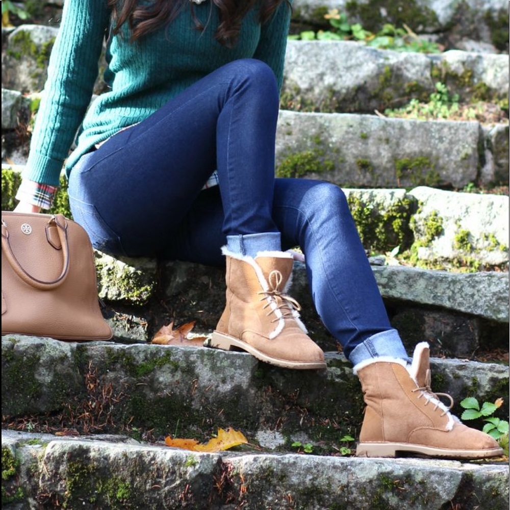 NEW UGG Quincy Boots - size 9